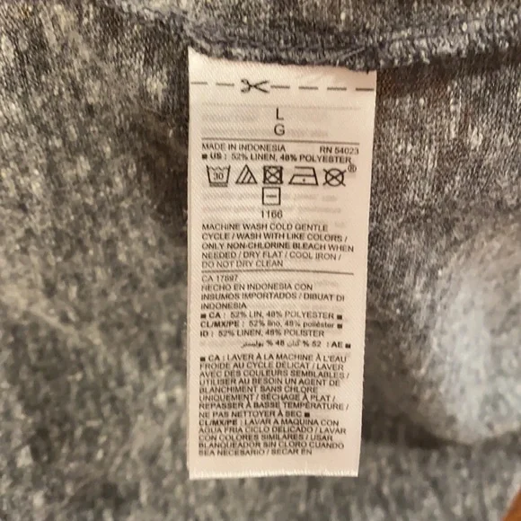 Old Navy basic blouse - Picture 6 of 6